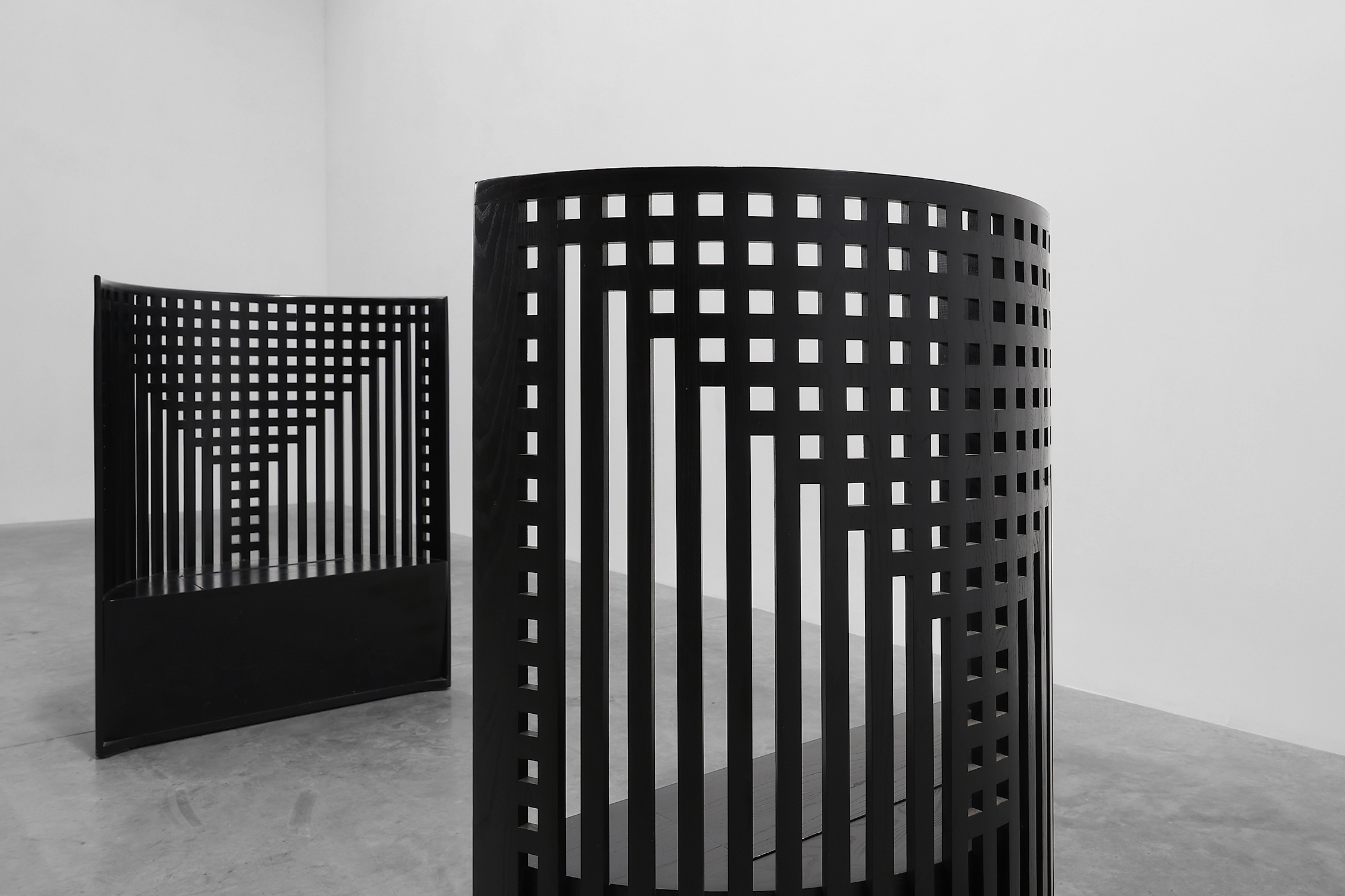 Pair of black Mackintosh Willow chairs by Atelier International, Italy 1980sthumbnail